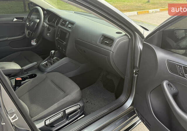 Серый Фольксваген Джетта, объемом двигателя 1.39 л и пробегом 133 тыс. км за 10900 $, фото 14 на Automoto.ua