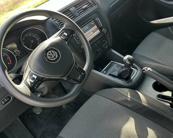 Сірий Фольксваген Джетта, об'ємом двигуна 1.98 л та пробігом 121 тис. км за 8000 $, фото 4 на Automoto.ua