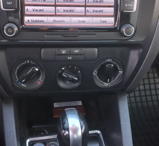 Серый Фольксваген Джетта, объемом двигателя 2 л и пробегом 270 тыс. км за 8300 $, фото 20 на Automoto.ua