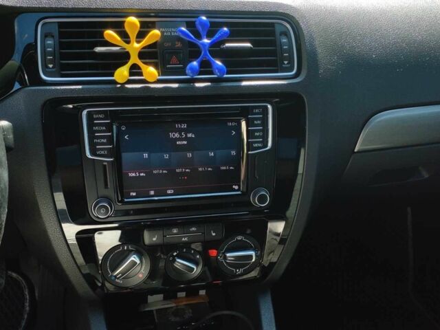 Серый Фольксваген Джетта, объемом двигателя 1.8 л и пробегом 220 тыс. км за 9000 $, фото 7 на Automoto.ua