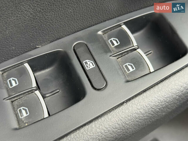 Сірий Фольксваген Джетта, об'ємом двигуна 2 л та пробігом 175 тис. км за 12499 $, фото 27 на Automoto.ua