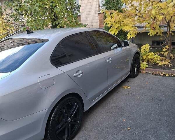 Серый Фольксваген Джетта, объемом двигателя 1.98 л и пробегом 257 тыс. км за 8100 $, фото 2 на Automoto.ua