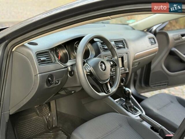 Серый Фольксваген Джетта, объемом двигателя 1.4 л и пробегом 100 тыс. км за 9200 $, фото 87 на Automoto.ua