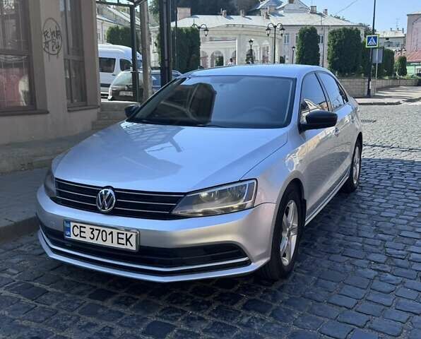 Фольксваген Джетта 2015 в Черновцах на Automoto.ua Серый Фольксваген Джетта, объемом двигателя 2 л и пробегом 310 тыс. км за 9500 $, фото 1 на Automoto.ua
