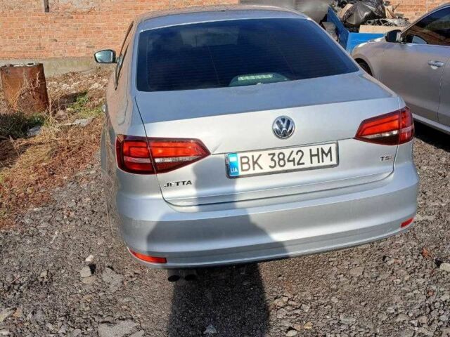 Серый Фольксваген Джетта, объемом двигателя 1.4 л и пробегом 190 тыс. км за 8600 $, фото 3 на Automoto.ua