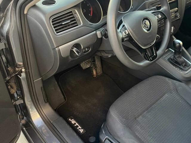 Серый Фольксваген Джетта, объемом двигателя 1.8 л и пробегом 47 тыс. км за 10467 $, фото 8 на Automoto.ua