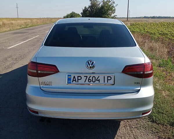 Серый Фольксваген Джетта, объемом двигателя 1.4 л и пробегом 120 тыс. км за 9800 $, фото 4 на Automoto.ua