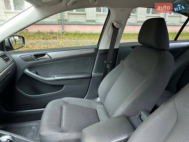 Сірий Фольксваген Джетта, об'ємом двигуна 2 л та пробігом 198 тис. км за 11500 $, фото 36 на Automoto.ua