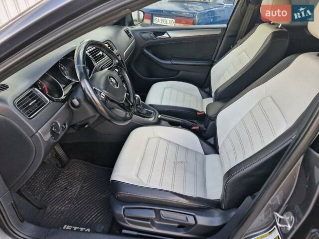 Сірий Фольксваген Джетта, об'ємом двигуна 1.8 л та пробігом 278 тис. км за 9999 $, фото 13 на Automoto.ua