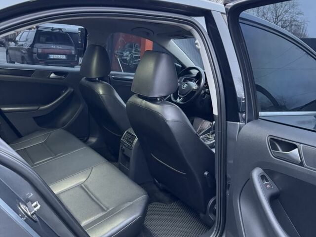 Серый Фольксваген Джетта, объемом двигателя 2 л и пробегом 167 тыс. км за 13300 $, фото 9 на Automoto.ua