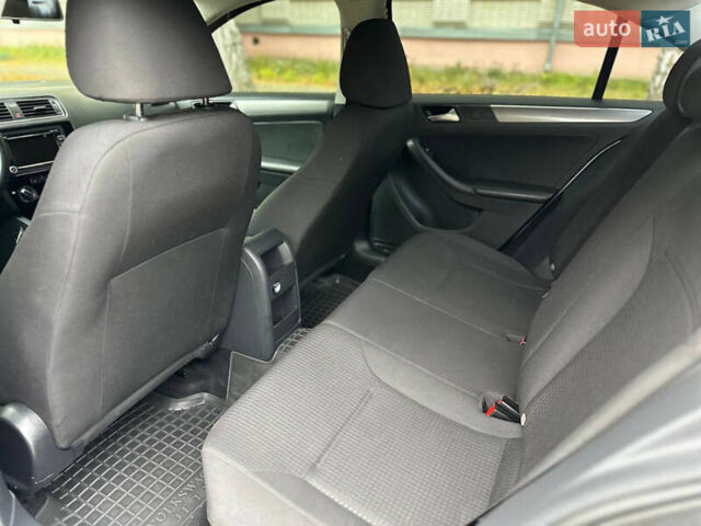 Сірий Фольксваген Джетта, об'ємом двигуна 2 л та пробігом 198 тис. км за 11500 $, фото 32 на Automoto.ua