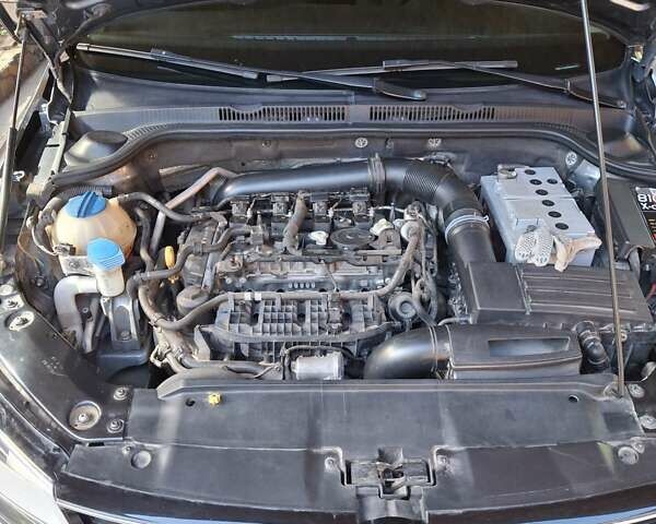 Серый Фольксваген Джетта, объемом двигателя 1.8 л и пробегом 250 тыс. км за 9100 $, фото 2 на Automoto.ua