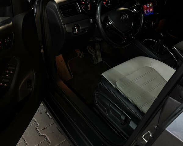 Сірий Фольксваген Джетта, об'ємом двигуна 1.8 л та пробігом 235 тис. км за 9900 $, фото 22 на Automoto.ua