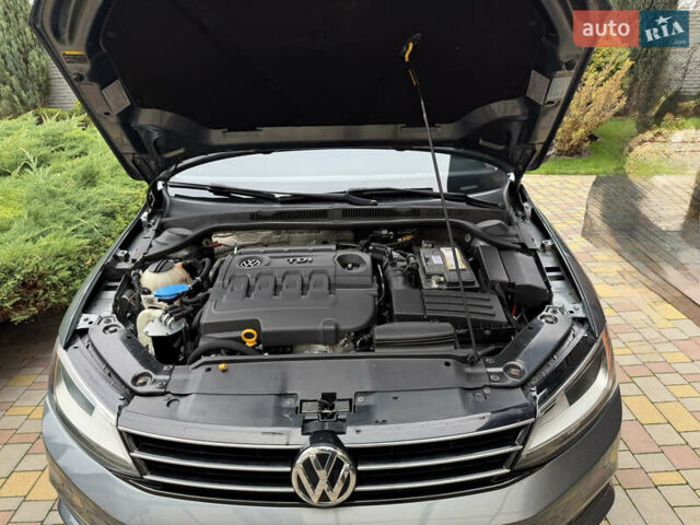 Сірий Фольксваген Джетта, об'ємом двигуна 2 л та пробігом 175 тис. км за 12499 $, фото 54 на Automoto.ua