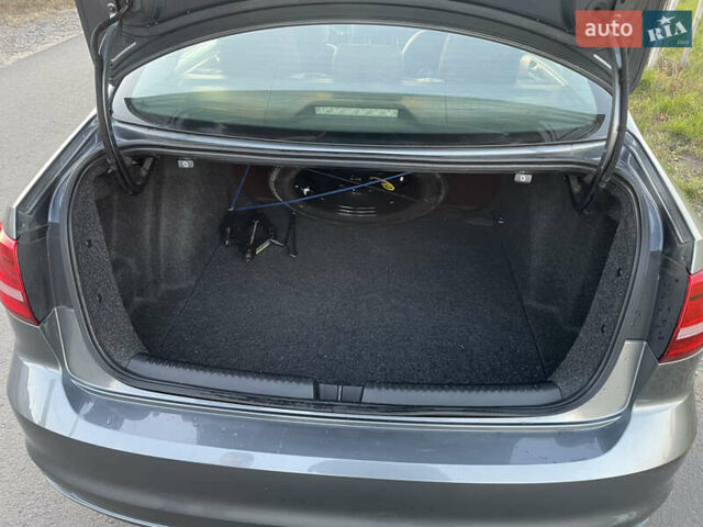 Сірий Фольксваген Джетта, об'ємом двигуна 2 л та пробігом 161 тис. км за 9800 $, фото 19 на Automoto.ua