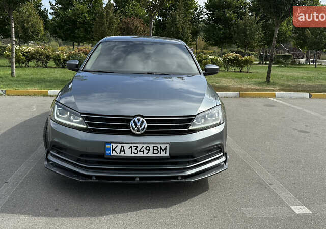 Серый Фольксваген Джетта, объемом двигателя 1.39 л и пробегом 133 тыс. км за 10900 $, фото 3 на Automoto.ua