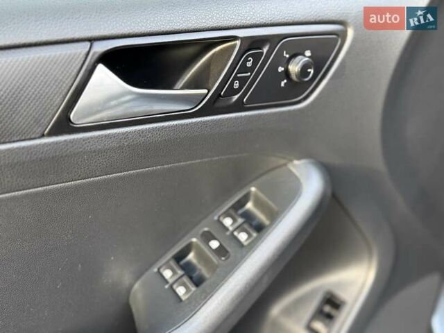 Серый Фольксваген Джетта, объемом двигателя 1.4 л и пробегом 100 тыс. км за 9200 $, фото 84 на Automoto.ua