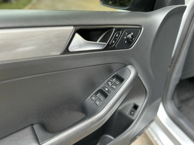 Серый Фольксваген Джетта, объемом двигателя 2 л и пробегом 199 тыс. км за 11500 $, фото 14 на Automoto.ua