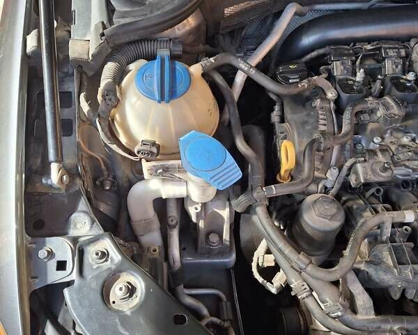 Серый Фольксваген Джетта, объемом двигателя 1.8 л и пробегом 250 тыс. км за 9100 $, фото 5 на Automoto.ua