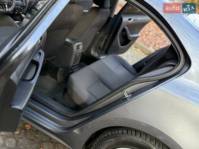 Серый Фольксваген Джетта, объемом двигателя 1.4 л и пробегом 100 тыс. км за 9200 $, фото 112 на Automoto.ua