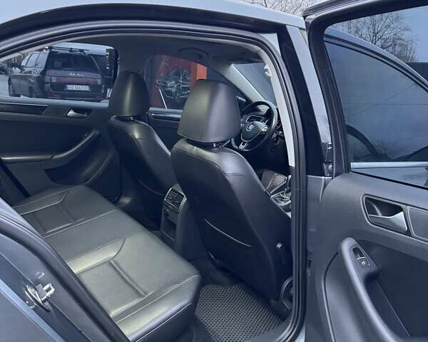 Серый Фольксваген Джетта, объемом двигателя 1.97 л и пробегом 167 тыс. км за 13300 $, фото 9 на Automoto.ua