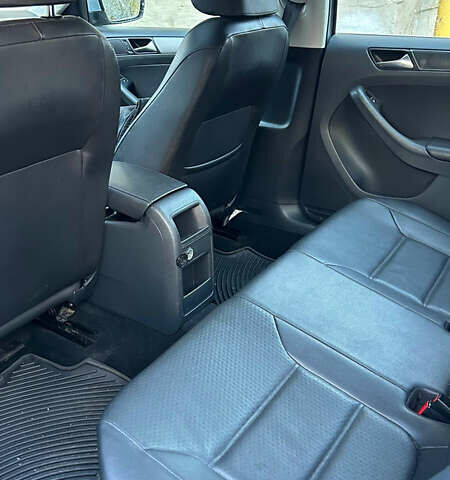 Сірий Фольксваген Джетта, об'ємом двигуна 1.8 л та пробігом 153 тис. км за 11000 $, фото 17 на Automoto.ua