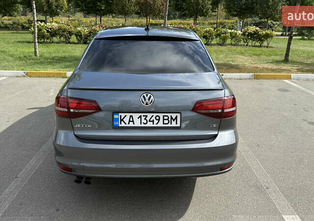 Серый Фольксваген Джетта, объемом двигателя 1.39 л и пробегом 133 тыс. км за 10900 $, фото 6 на Automoto.ua