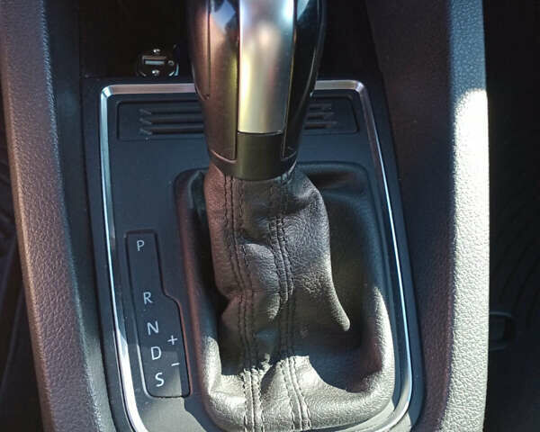 Серый Фольксваген Джетта, объемом двигателя 1.4 л и пробегом 120 тыс. км за 9800 $, фото 11 на Automoto.ua