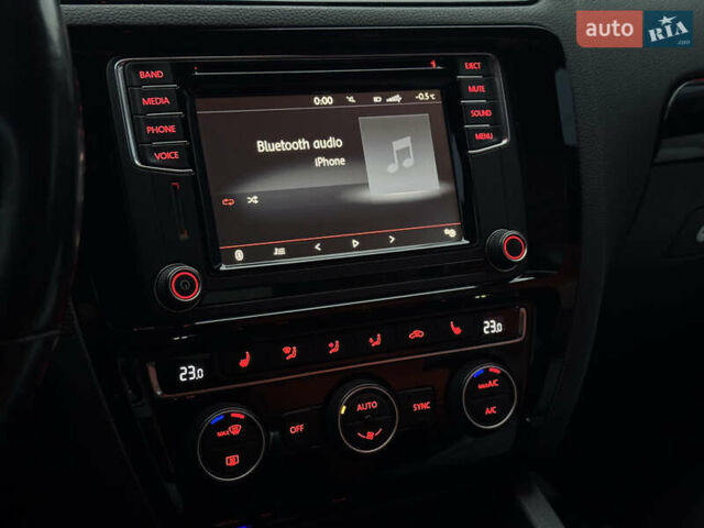 Серый Фольксваген Джетта, объемом двигателя 1.98 л и пробегом 137 тыс. км за 11500 $, фото 7 на Automoto.ua