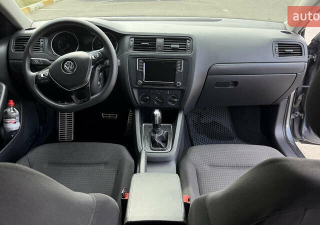 Серый Фольксваген Джетта, объемом двигателя 1.39 л и пробегом 133 тыс. км за 10900 $, фото 16 на Automoto.ua