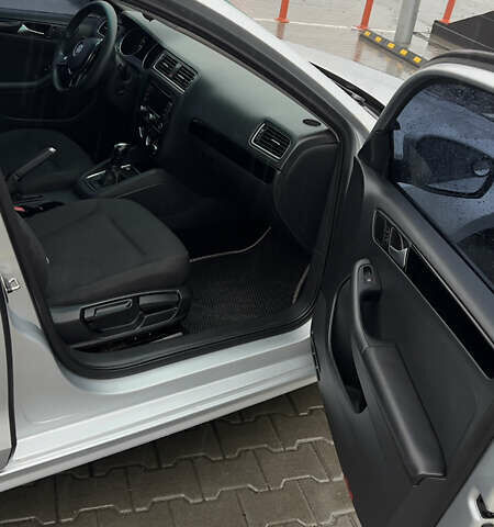 Серый Фольксваген Джетта, объемом двигателя 1.8 л и пробегом 169 тыс. км за 8900 $, фото 19 на Automoto.ua