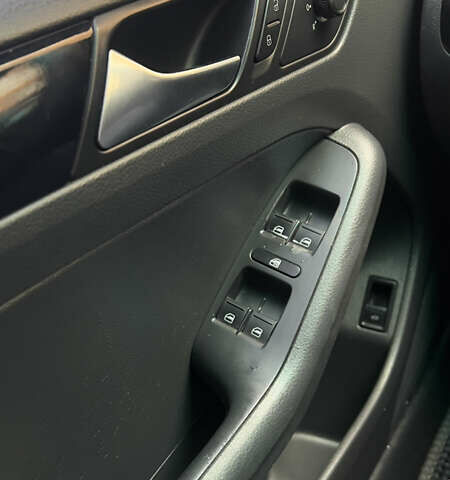 Серый Фольксваген Джетта, объемом двигателя 1.8 л и пробегом 169 тыс. км за 8900 $, фото 22 на Automoto.ua