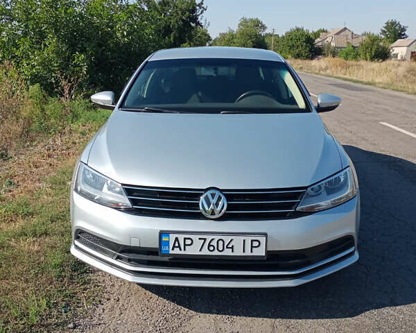 Серый Фольксваген Джетта, объемом двигателя 1.4 л и пробегом 120 тыс. км за 9800 $, фото 1 на Automoto.ua