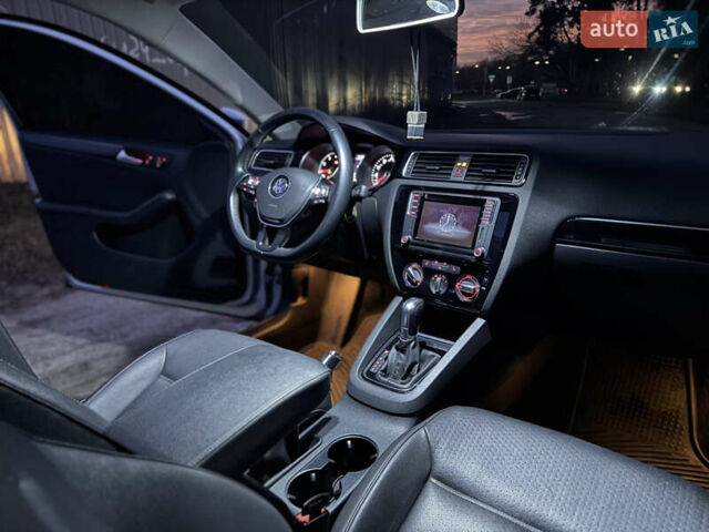 Серый Фольксваген Джетта, объемом двигателя 1.8 л и пробегом 145 тыс. км за 11200 $, фото 22 на Automoto.ua