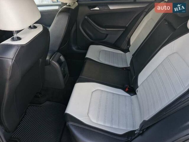 Сірий Фольксваген Джетта, об'ємом двигуна 1.8 л та пробігом 278 тис. км за 9999 $, фото 26 на Automoto.ua