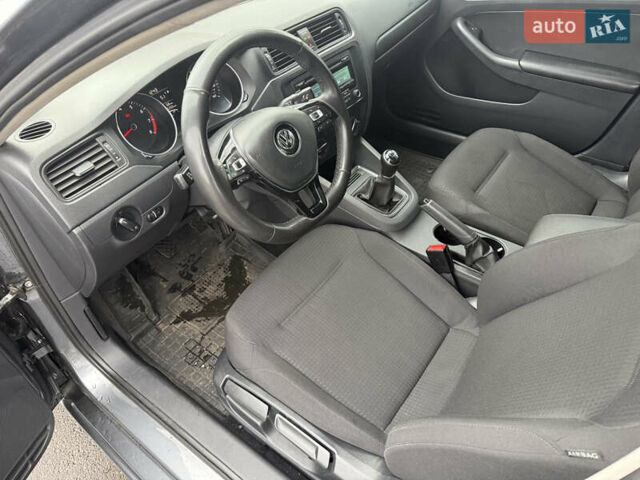 Серый Фольксваген Джетта, объемом двигателя 2 л и пробегом 187 тыс. км за 8500 $, фото 6 на Automoto.ua