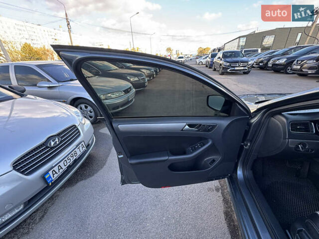 Фольксваген Джетта 2016 в Запорожье на Automoto.ua Серый Фольксваген Джетта, объемом двигателя 1.8 л и пробегом 210 тыс. км за 9999 $, фото 18 на Automoto.ua