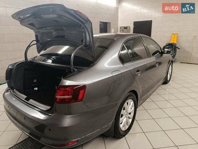 Серый Фольксваген Джетта, объемом двигателя 1.39 л и пробегом 165 тыс. км за 11200 $, фото 4 на Automoto.ua