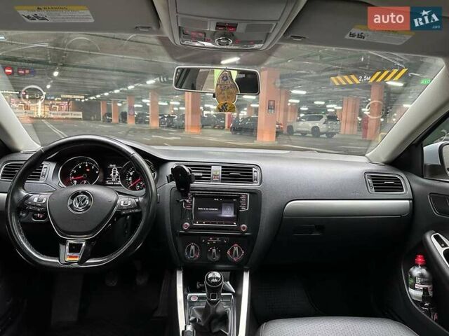 Сірий Фольксваген Джетта, об'ємом двигуна 1.4 л та пробігом 194 тис. км за 10990 $, фото 21 на Automoto.ua