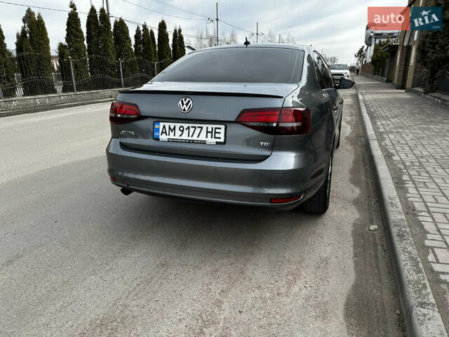Сірий Фольксваген Джетта, об'ємом двигуна 1.6 л та пробігом 151 тис. км за 11800 $, фото 5 на Automoto.ua