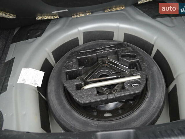 Серый Фольксваген Джетта, объемом двигателя 1.4 л и пробегом 110 тыс. км за 12800 $, фото 12 на Automoto.ua