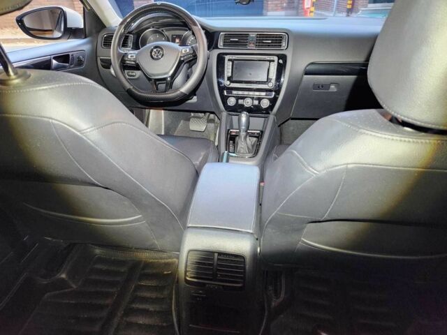 Серый Фольксваген Джетта, объемом двигателя 2 л и пробегом 85 тыс. км за 12500 $, фото 7 на Automoto.ua