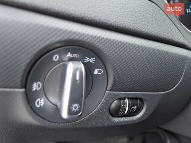 Серый Фольксваген Джетта, объемом двигателя 1.4 л и пробегом 110 тыс. км за 12800 $, фото 25 на Automoto.ua