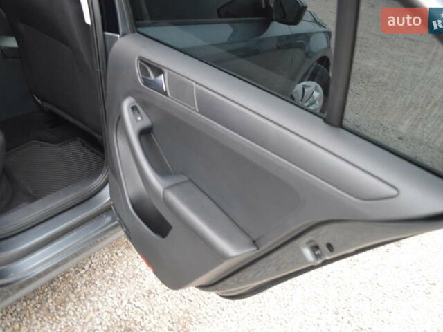 Серый Фольксваген Джетта, объемом двигателя 1.4 л и пробегом 110 тыс. км за 12800 $, фото 13 на Automoto.ua