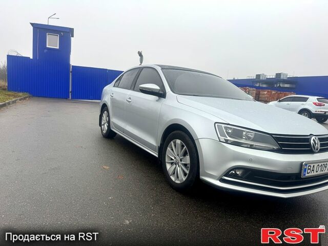 Серый Фольксваген Джетта, объемом двигателя 1.6 л и пробегом 138 тыс. км за 13500 $, фото 2 на Automoto.ua