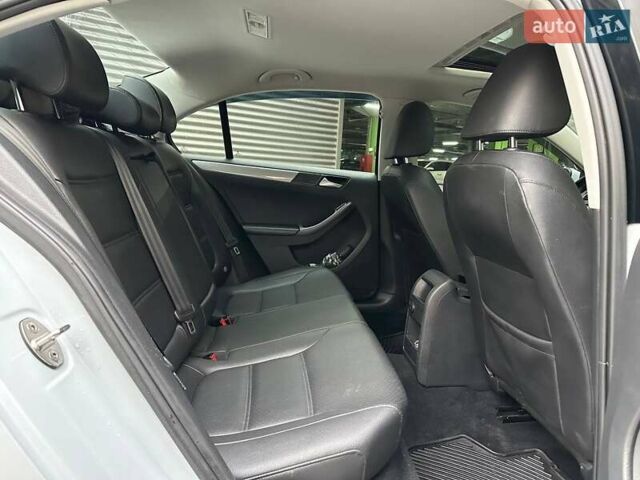 Сірий Фольксваген Джетта, об'ємом двигуна 1.4 л та пробігом 194 тис. км за 10990 $, фото 11 на Automoto.ua