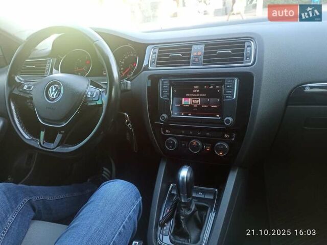Серый Фольксваген Джетта, объемом двигателя 1.6 л и пробегом 190 тыс. км за 12900 $, фото 11 на Automoto.ua