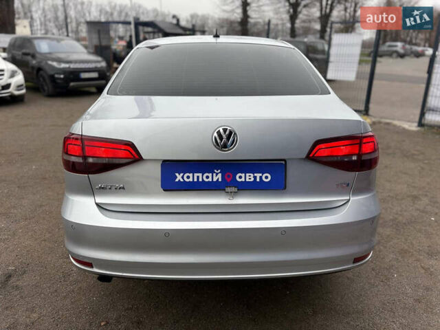 Серый Фольксваген Джетта, объемом двигателя 1.6 л и пробегом 190 тыс. км за 12500 $, фото 5 на Automoto.ua