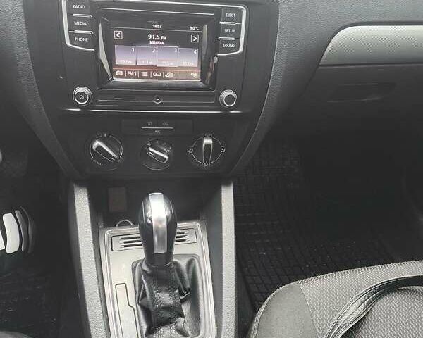 Серый Фольксваген Джетта, объемом двигателя 1.4 л и пробегом 149 тыс. км за 10900 $, фото 10 на Automoto.ua