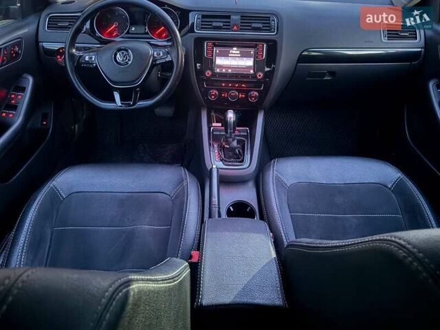 Серый Фольксваген Джетта, объемом двигателя 1.6 л и пробегом 186 тыс. км за 12600 $, фото 10 на Automoto.ua